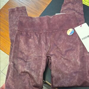 Maroon leggings